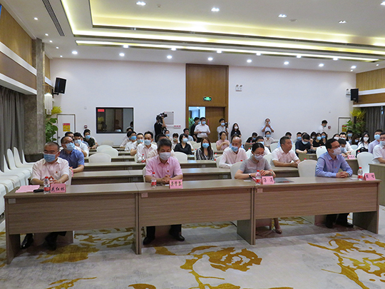 1594287666449396.jpg 出席活动的领导一.jpg