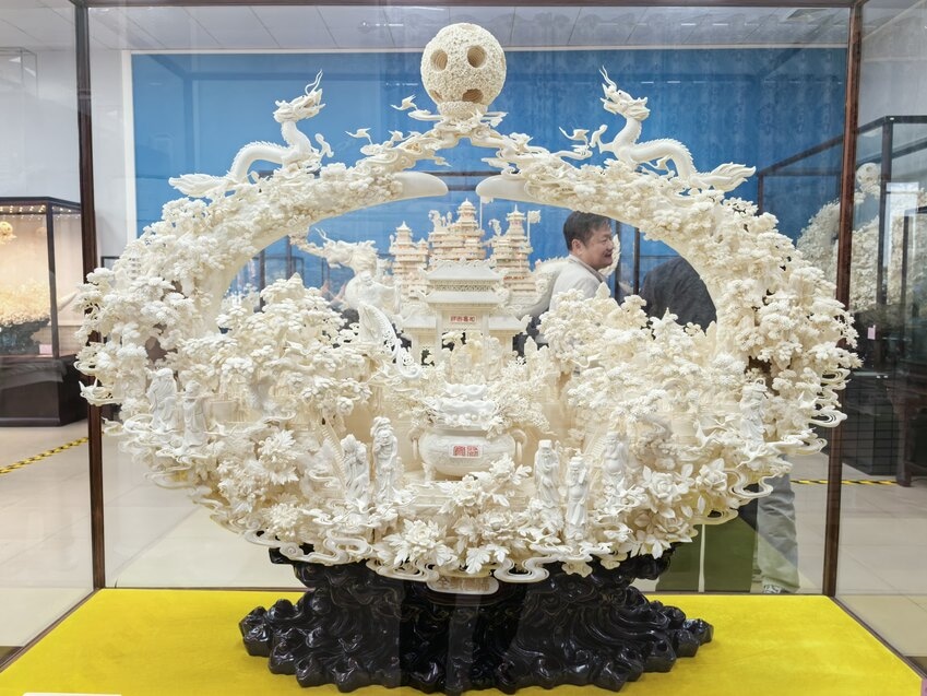 作品《福寿双全》 牛骨  张民辉 (1).jpg